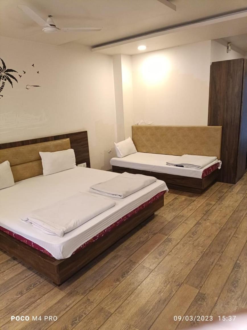 Hotel Shri Vardhan อุจเจน ภายนอก รูปภาพ